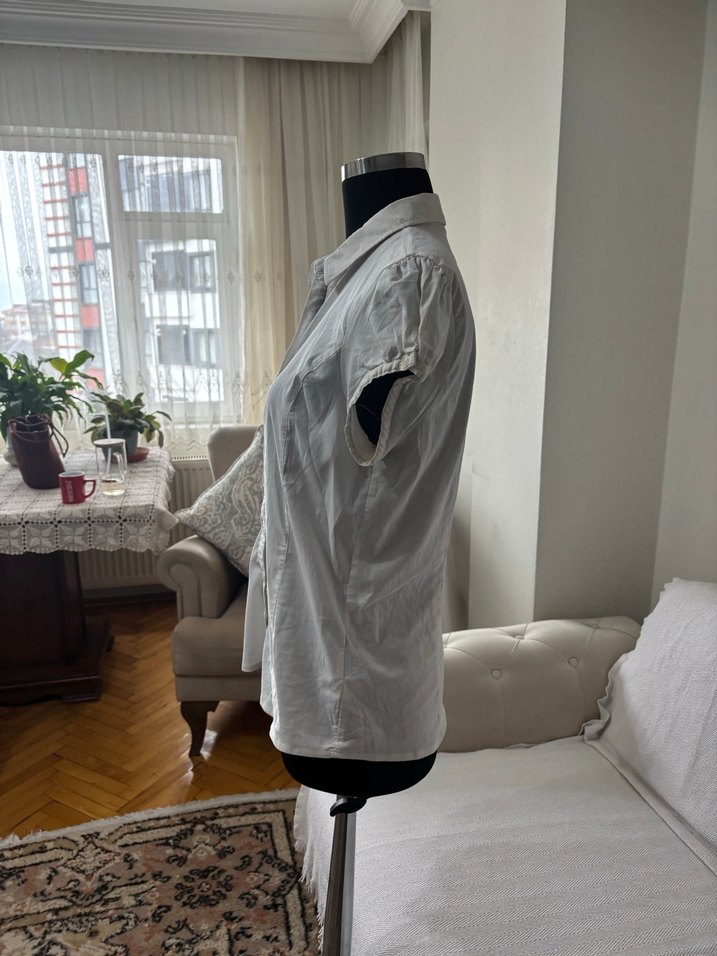 Beyaz Kısa Kollu Kadın Gömlek - Görsel 4