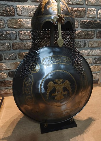 El işçiliği miğfer ve kalkan. - Görsel 3