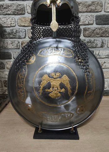 El işçiliği miğfer ve kalkan. - Görsel 2