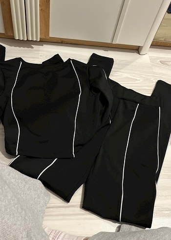 Diğer Beyaz Kontrastli Siyah Spor Takkm