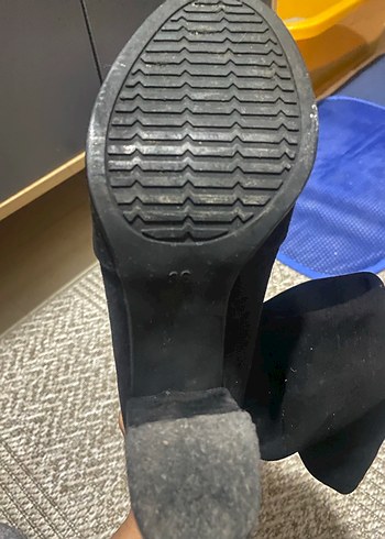 Siyah Süet Diz Üstü Çizme - Görsel 3