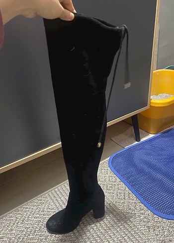 Siyah Süet Diz Üstü Çizme - Görsel 2