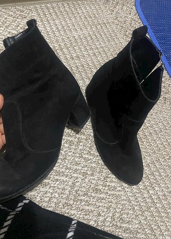 Siyah Süet Kadın Topuklu Bot - Görsel 3