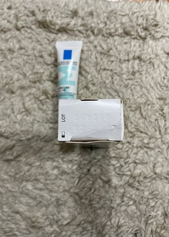 La Roche-Posay Kadın Nemlendirici Krem - Görsel 2