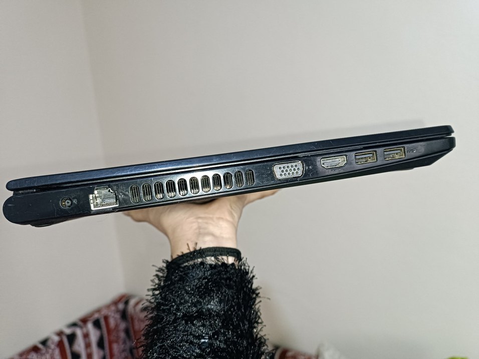 Dell Siyah Dizüstü Bilgisayar ve Kablosuz Fare şarjiyla beraber - Görsel 3