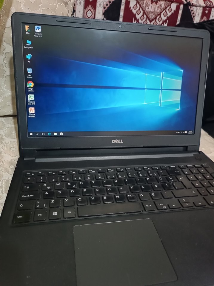 Dell Siyah Dizüstü Bilgisayar ve Kablosuz Fare şarjiyla beraber - Görsel 2