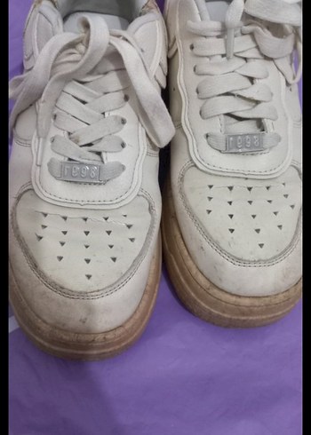 Beyaz spor ayakkabı - Görsel 4