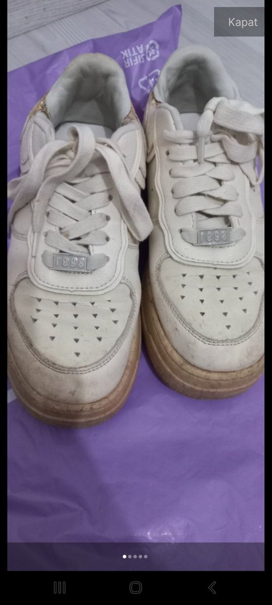 Beyaz spor ayakkabı - Görsel 4