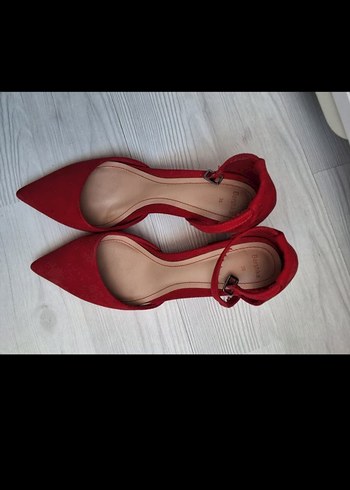 Kırmızı Süet Tokalı Topuklu Kadın Ayakkabı - Görsel 3