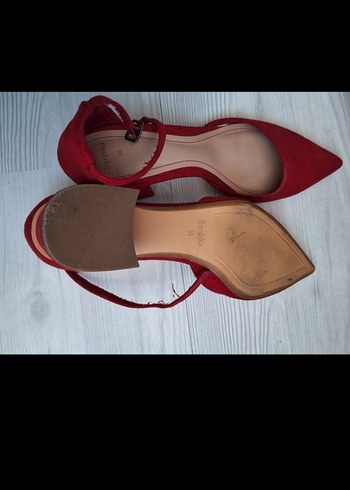 Kırmızı Süet Tokalı Topuklu Kadın Ayakkabı - Görsel 4