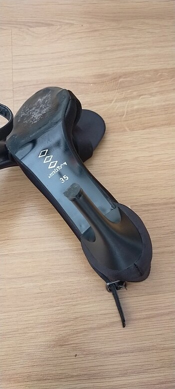 35 Beden Bir kez giyildi çok şık abiye topuk boyu 9cm
