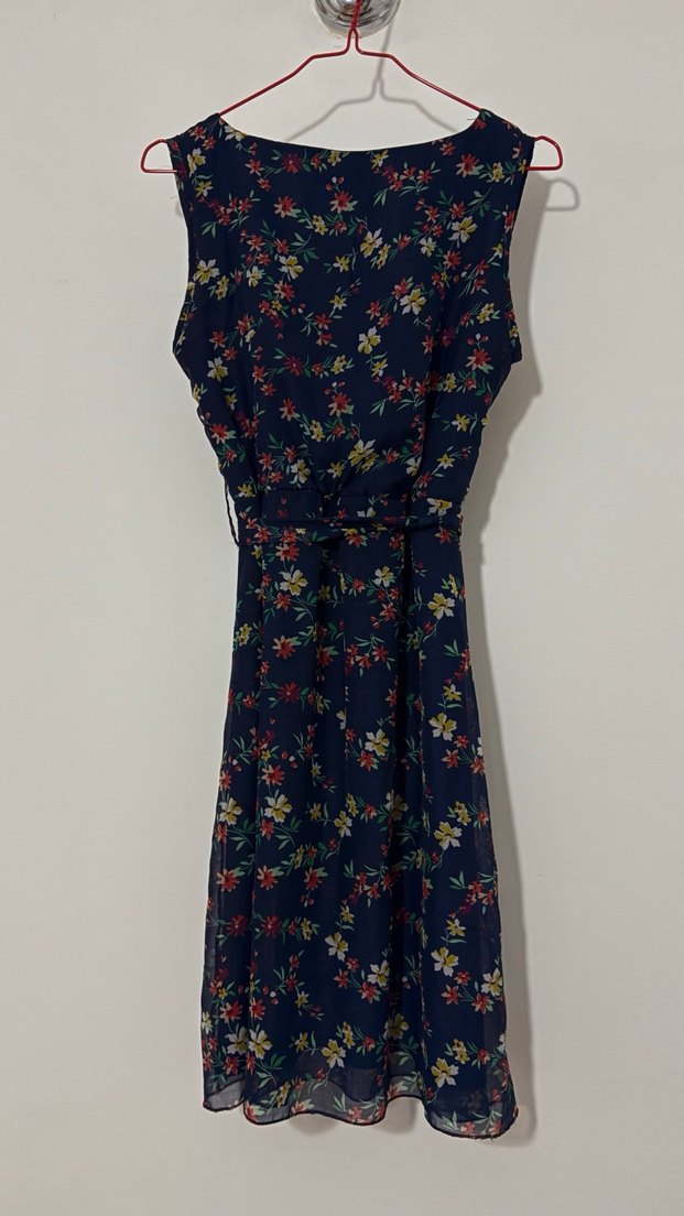 Çiçek Desenli Lacivert Uzun Elbise - Görsel 3