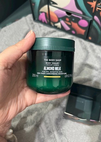 The Body Shop Badem Sütü Vücut Yoğurdu 200ml - Görsel 2