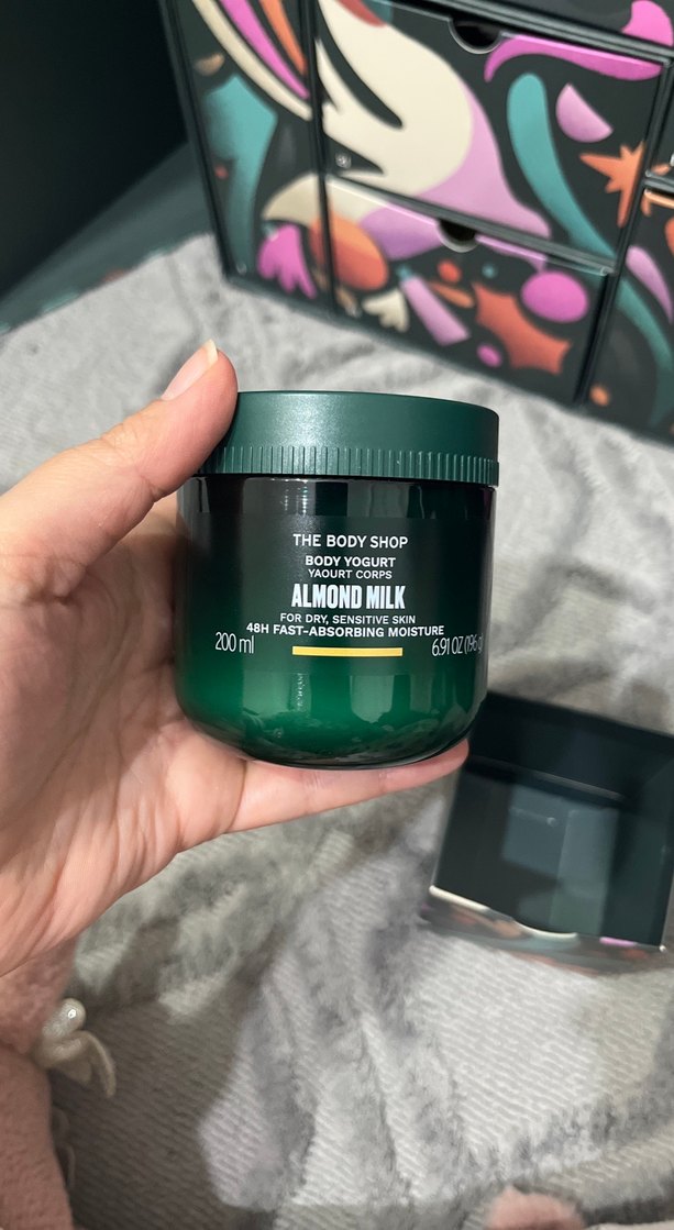 The Body Shop Badem Sütü Vücut Yoğurdu 200ml - Görsel 2