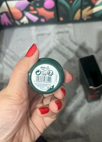 The Body Shop Çilekli Dudak Balmı 10 ml - Görsel 3