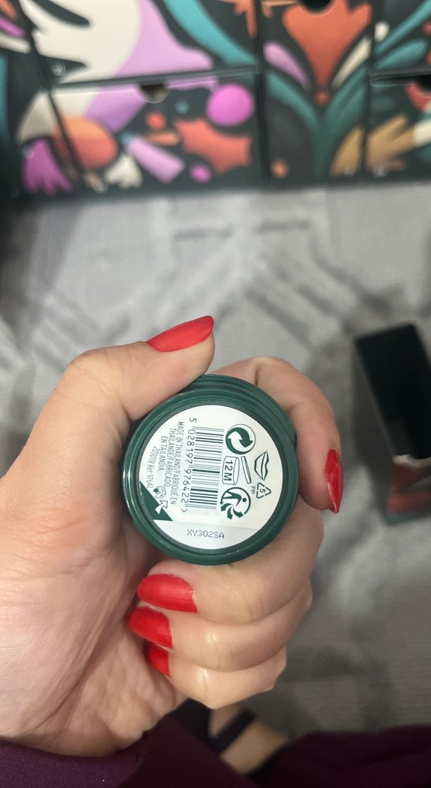 The Body Shop Çilekli Dudak Balmı 10 ml - Görsel 4