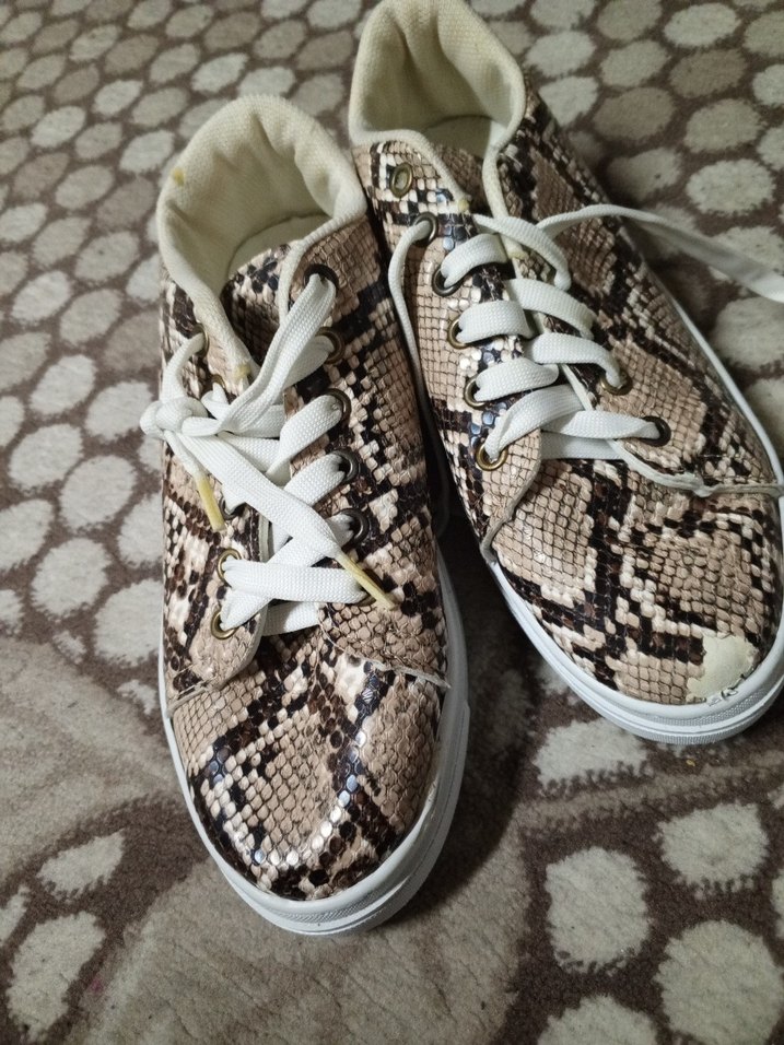 Kadın Kahverengi Parlak Yılan Desenli Spor Ayakkabı - Görsel 2