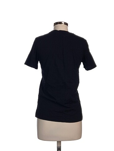 universal Beden H&M T-shirt %70 İndirimli.