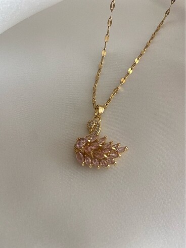 Beden Swarovski kuğu kolye çelik