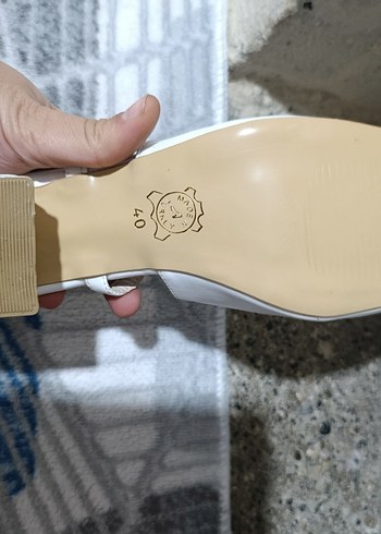 İnci Detaylı Beyaz Stiletto Topuklu Kadın Ayakkabı - Görsel 4