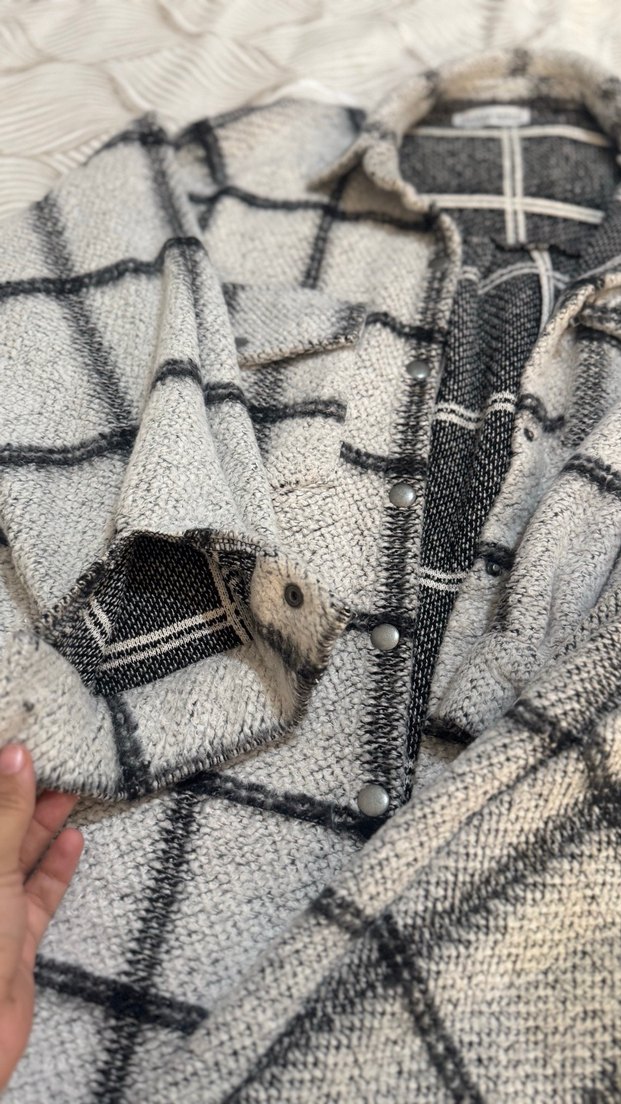 Gri Ekose Desenli Uzun Örgü Kadın Gömlek - Görsel 2