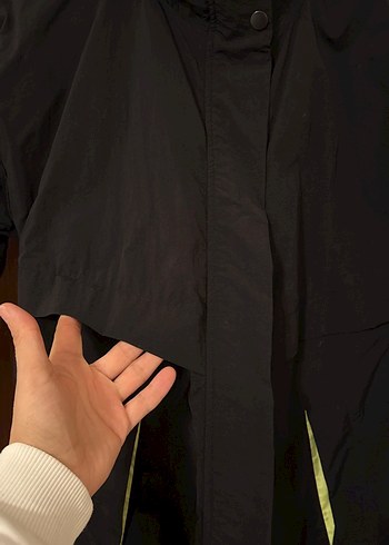 Siyah paraşüt kumaş  kadın yağmurluk - Görsel 3