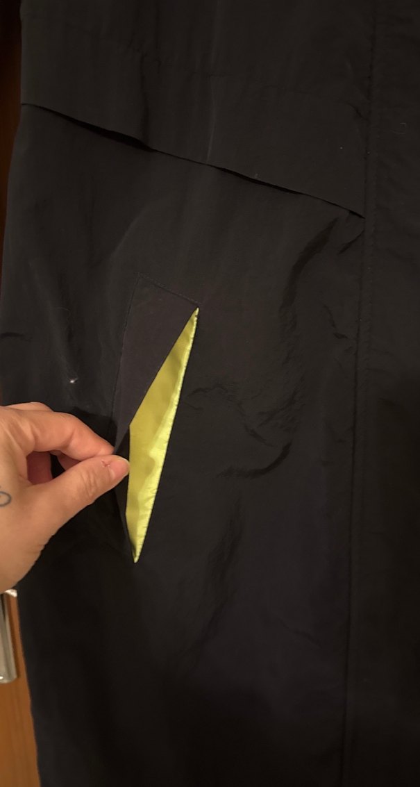 Siyah paraşüt kumaş  kadın yağmurluk - Görsel 2