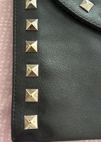 Siyah Deri Gotik Zımbalı Kadın Portföy Çanta - Görsel 2