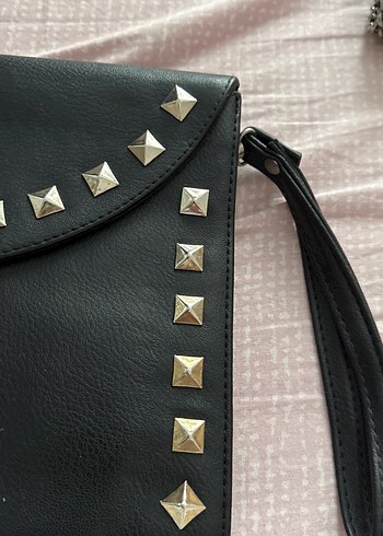 Siyah Deri Gotik Zımbalı Kadın Portföy Çanta - Görsel 3