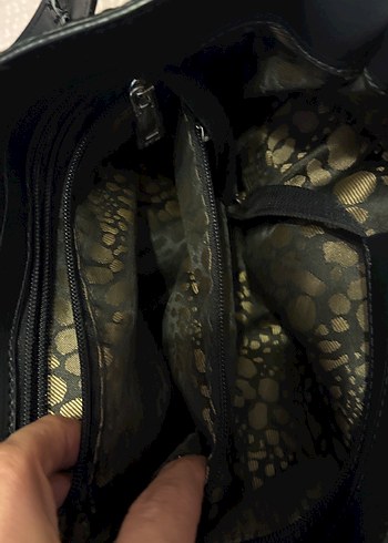 Siyah Deri Perçinli Kadın Çanta - Görsel 6