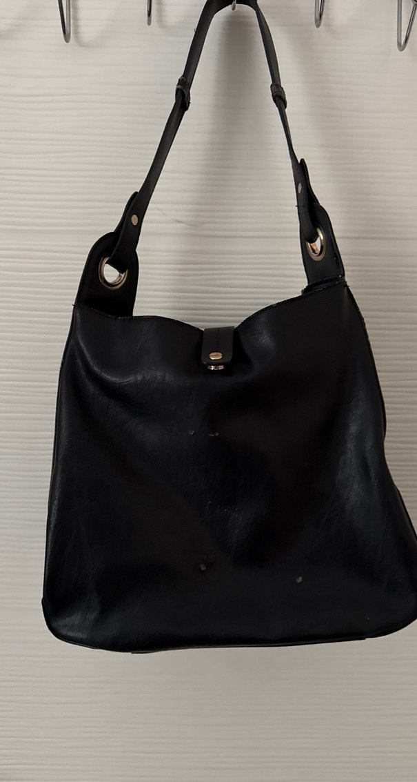 Siyah Deri Perçinli Kadın Çanta - Görsel 3