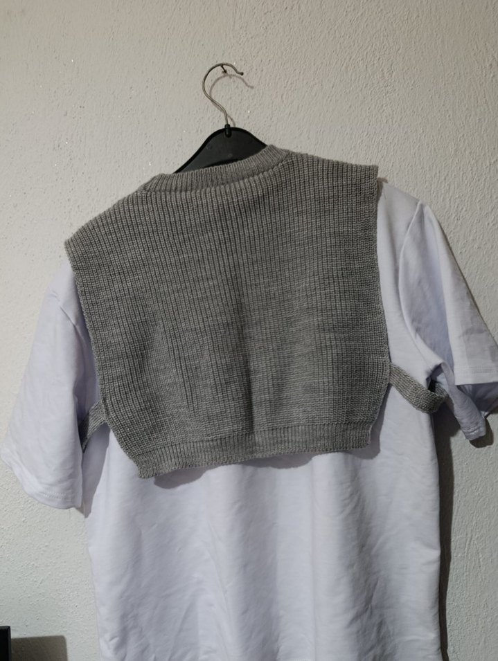 Gri Örgü Kolsuz Kadın Süveter - Görsel 3