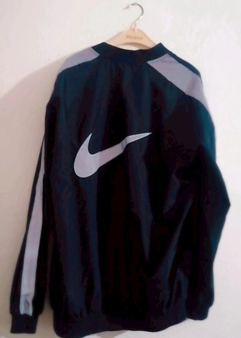 Nike siyah eşofman üstü ve yağmurluk. - Görsel 2
