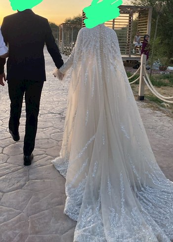 Pelerinli Taşlı Tesettür Gelinlik - Görsel 4