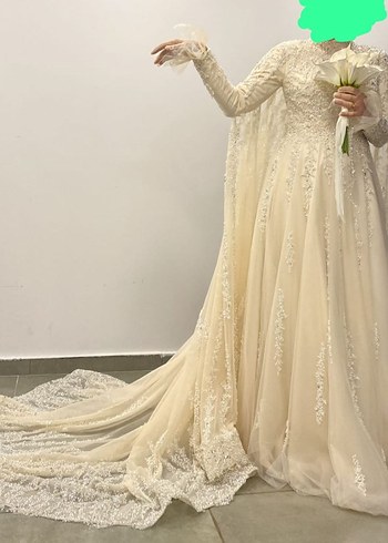 Pelerinli Taşlı Tesettür Gelinlik - Görsel 2