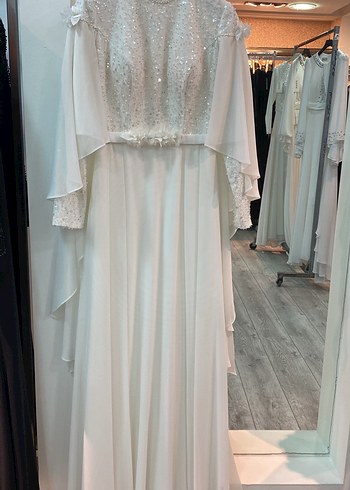 İşlemeli Beyaz Uzun Kollu Nişan Elbisesi - Görsel 2