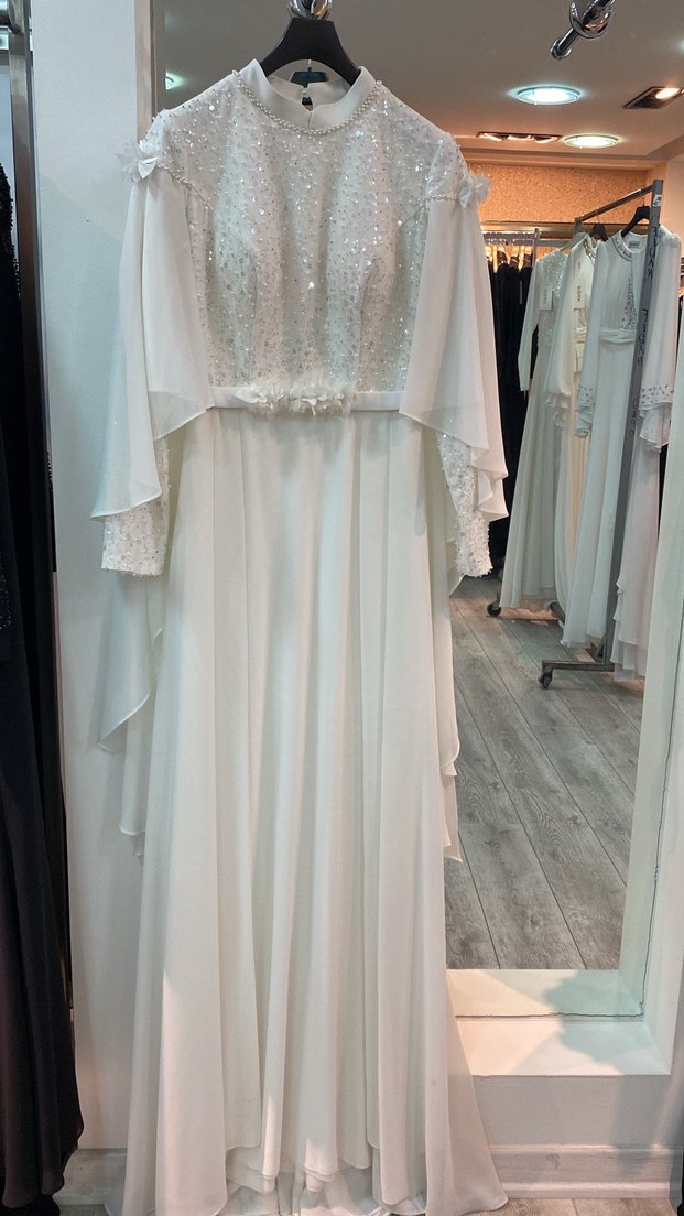 İşlemeli Beyaz Uzun Kollu Nişan Elbisesi - Görsel 2