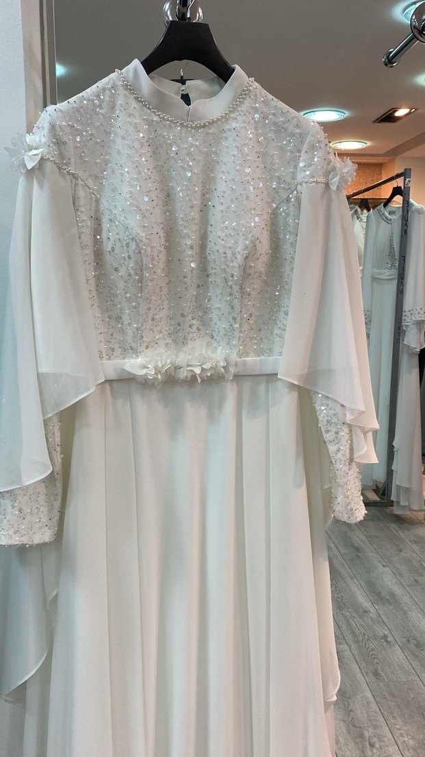 İşlemeli Beyaz Uzun Kollu Nişan Elbisesi - Görsel 3