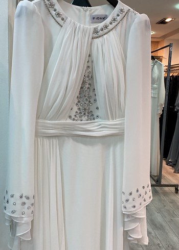 Drapeli Beyaz Uzun Kollu Nişan Elbisesi - Görsel 3