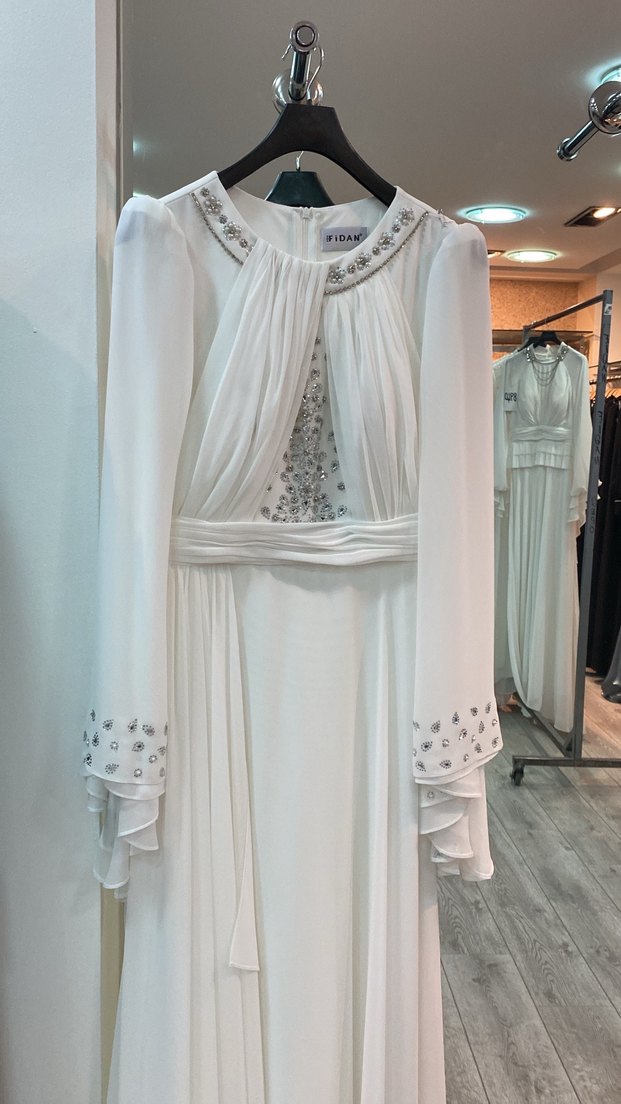 Drapeli Beyaz Uzun Kollu Nişan Elbisesi - Görsel 2