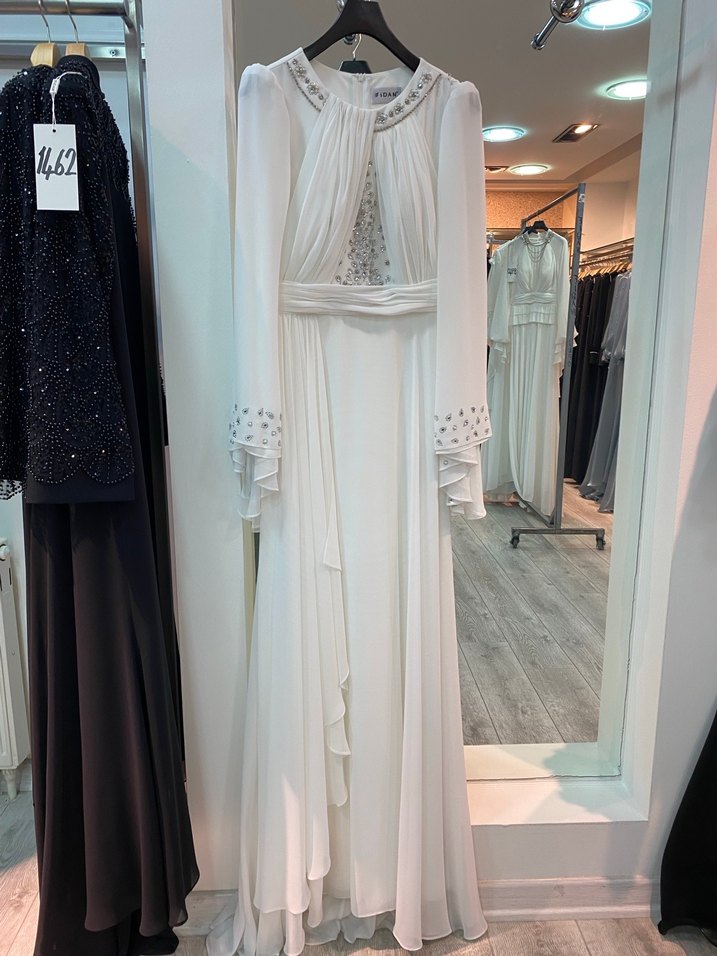 Drapeli Beyaz Uzun Kollu Nişan Elbisesi - Görsel 4