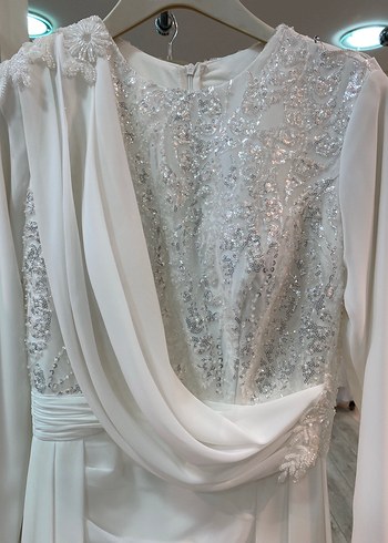 Beyaz İşlemeli Uzun Kadın Abiye Elbise - Görsel 3