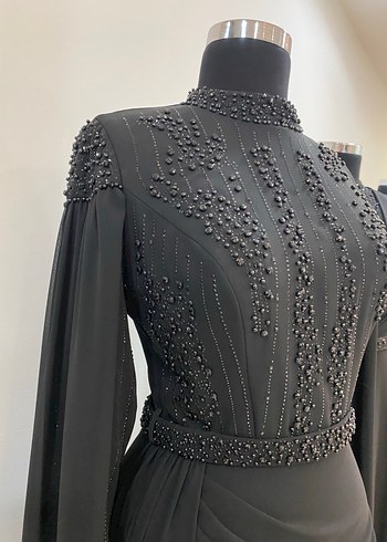 Uzun Siyah Gotik Nakışlı Abiye Elbise - Görsel 3