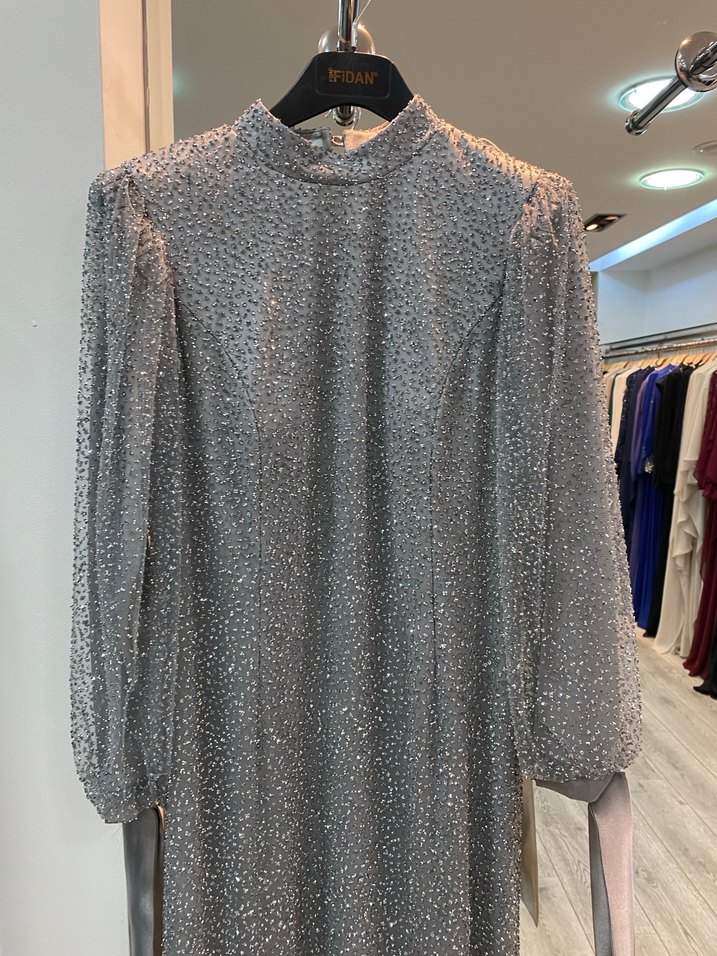 Uzun Kollu Gri Drape Detaylı Kadın Abiye - Görsel 2