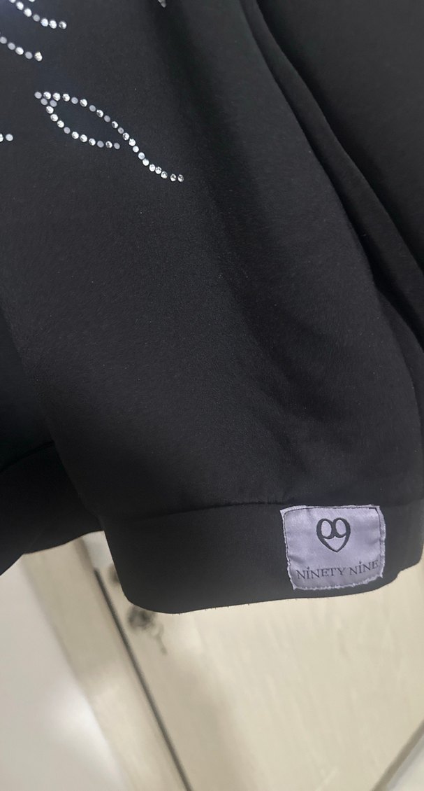 Zincir Detaylı Siyah Kapüşonlu Sweatshirt - Görsel 3