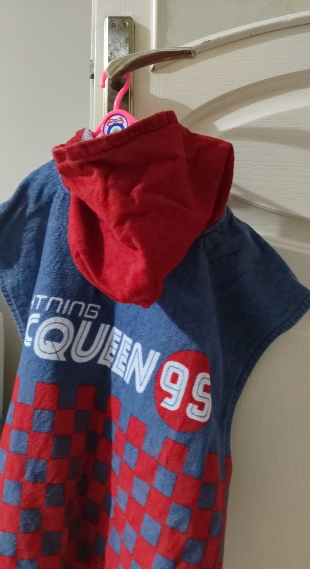 Çocuklar için Baskılı Renkli Kırmızı Bornoz - Görsel 4