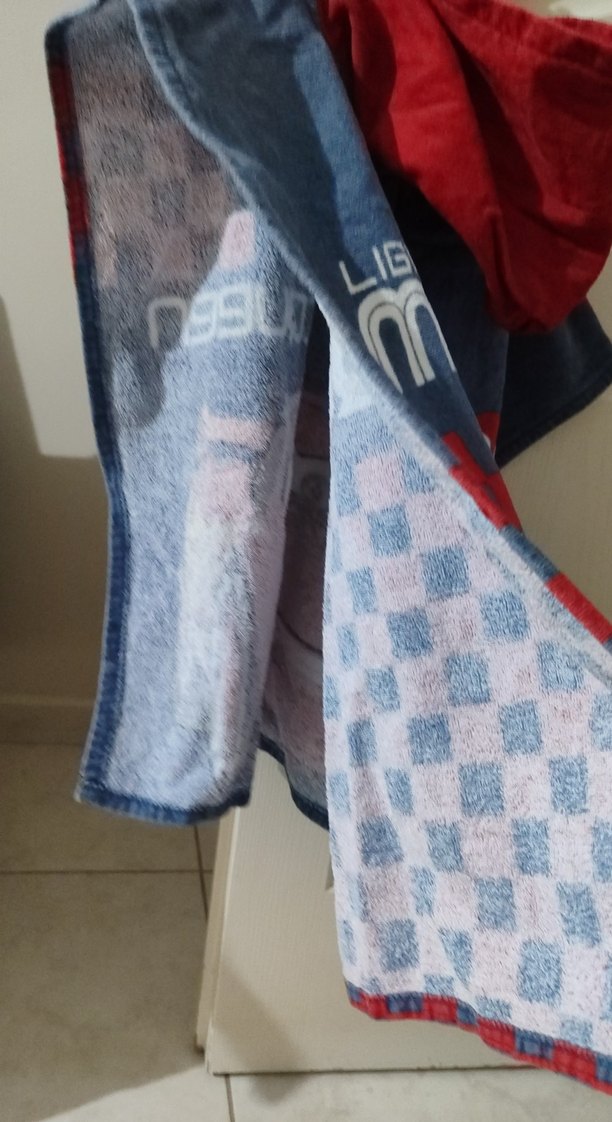 Çocuklar için Baskılı Renkli Kırmızı Bornoz - Görsel 5