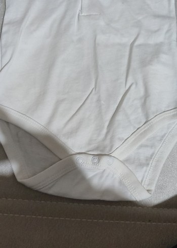 Düğmeli Beyaz Bebek Body - Görsel 3