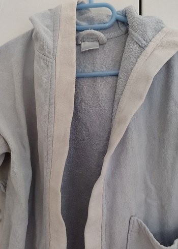 Gri Kapüşonlu Erkek Çocuk Bornozu - Görsel 2