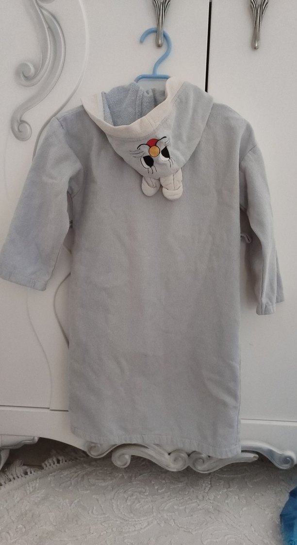 Gri Kapüşonlu Erkek Çocuk Bornozu - Görsel 3